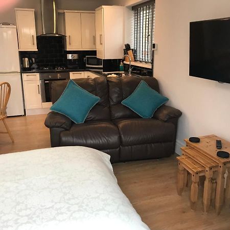 Barton-upon-Humber Cozy Lodge With Private Garden And Bbq מראה חיצוני תמונה